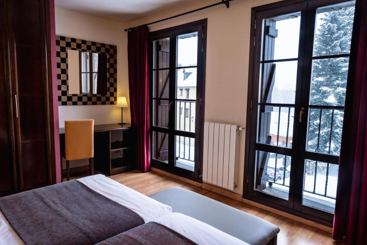 Hotel Valle De Izas Sallent de Gállego Exteriör bild